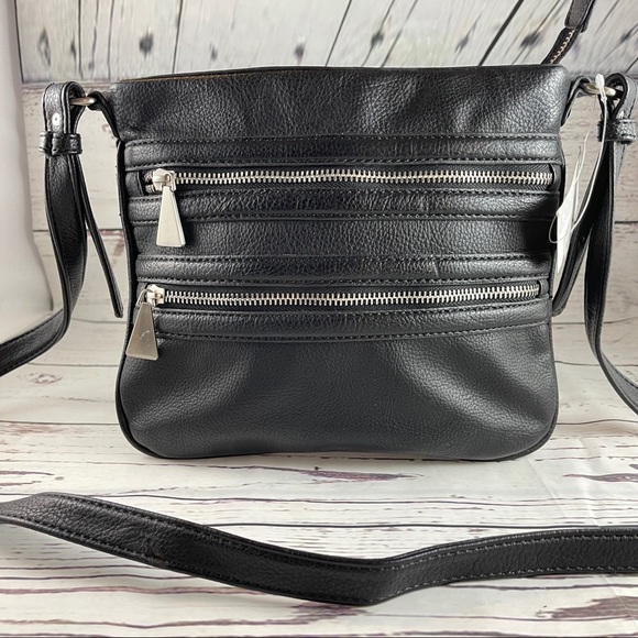 BNWT Liz Claiborne Crossbody Zippered Purse - Picture 2 of 12